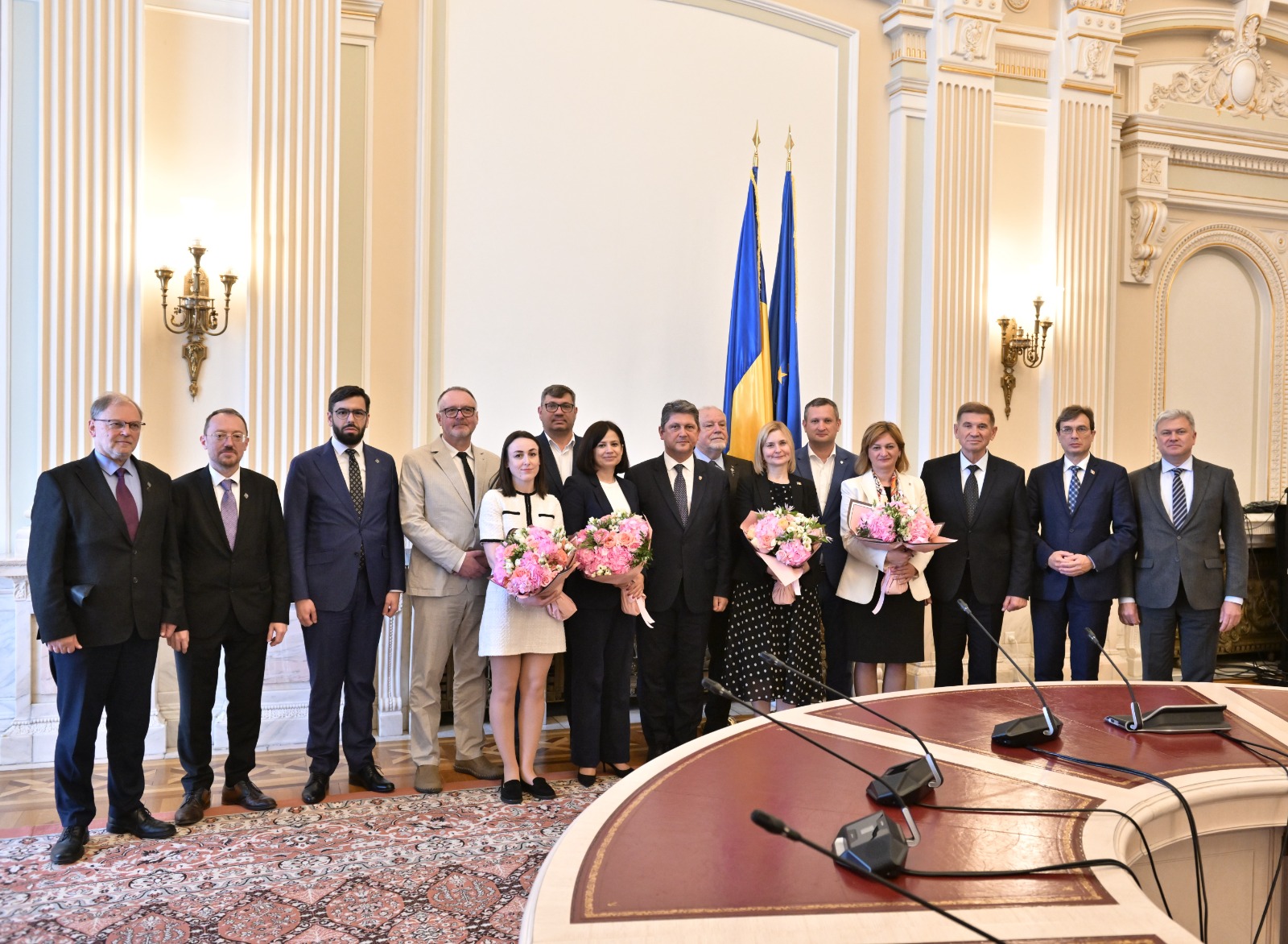 Întrevederea membrilor Comisiei pentru politică externă din Senatul României, condusă de senatorul Titus Corlățean, cu delegația parlamentară din Republică Moldova, condusă de președinta Comisiei politică externă și integrare europeană, Ina Coșeru